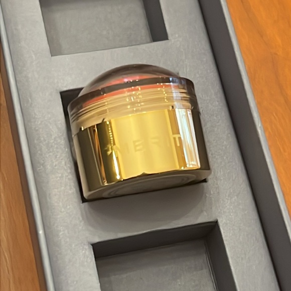 NIB Merit Mini Flush Balm in Stockholm - Picture 4 of 8